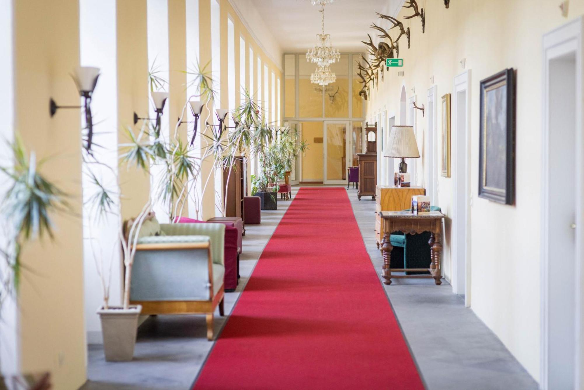 Schlosshotel Mondsee Bagian luar foto